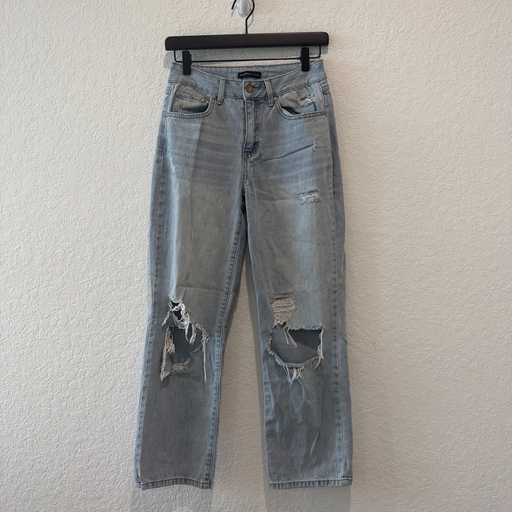 Sincerely Jules Distressed Light Wash Straight Leg Jeans Size 3/26